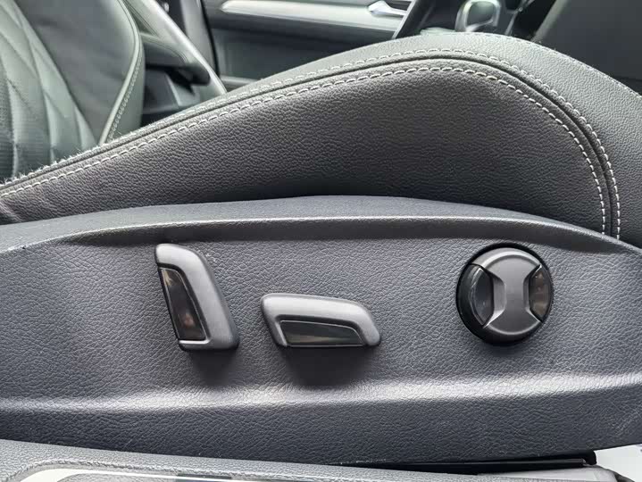 Фото 16 - Volkswagen Magotan GTE Hybrid