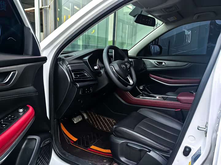 Фото 7 - Changan CS75