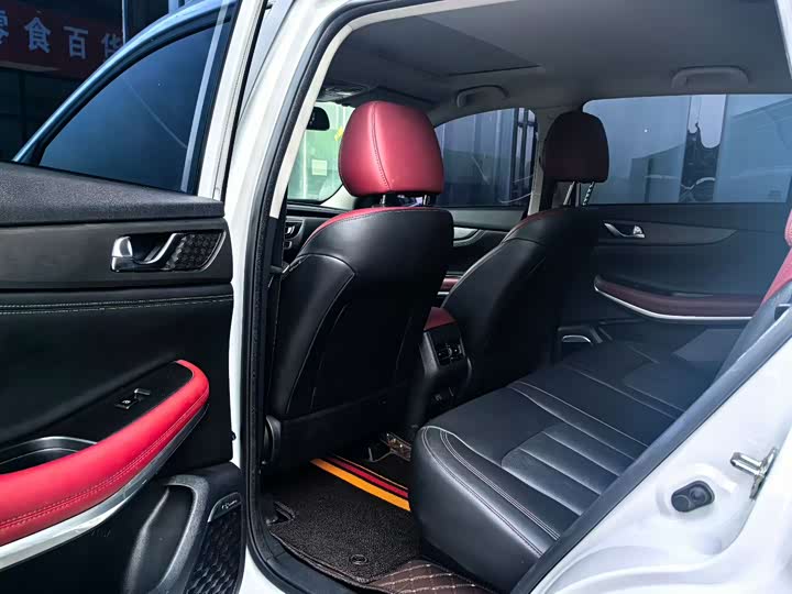 Фото 9 - Changan CS75