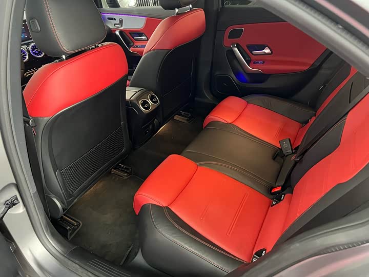 Фото 13 - Mercedes-Benz A-Class AMG