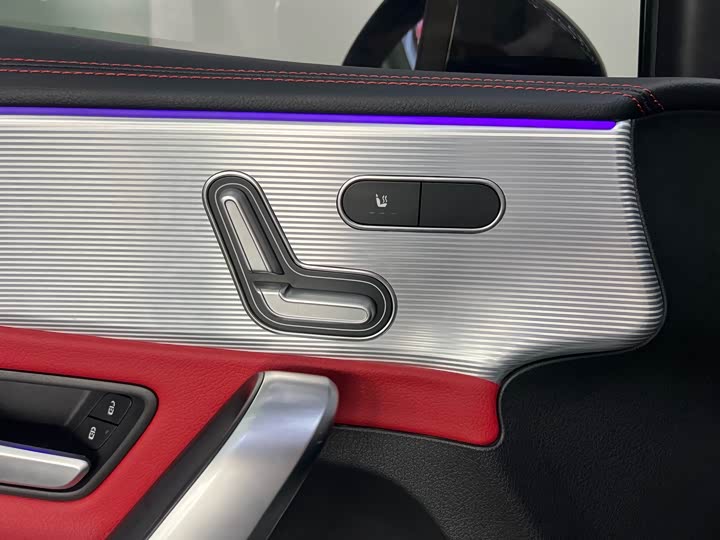 Фото 21 - Mercedes-Benz A-Class AMG