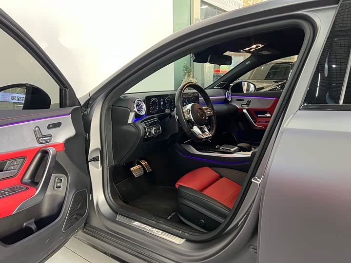 Фото 22 - Mercedes-Benz A-Class AMG