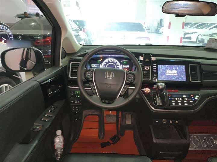 Фото 11 - Honda Elysion