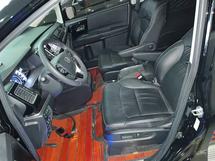 Фото 15 - Honda Elysion