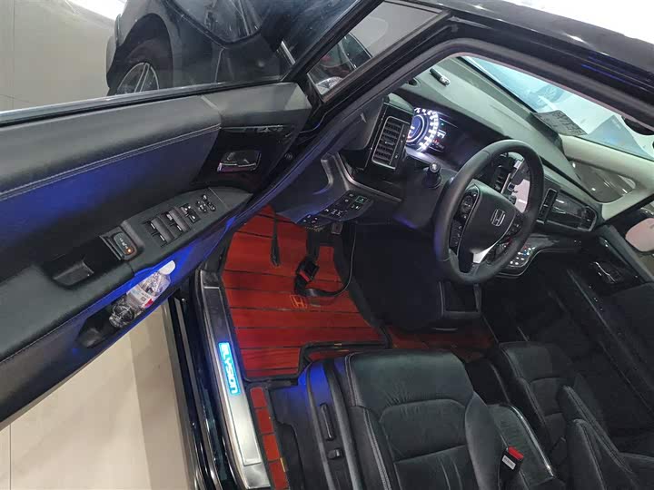 Фото 16 - Honda Elysion