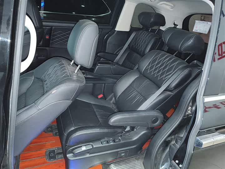 Фото 17 - Honda Elysion