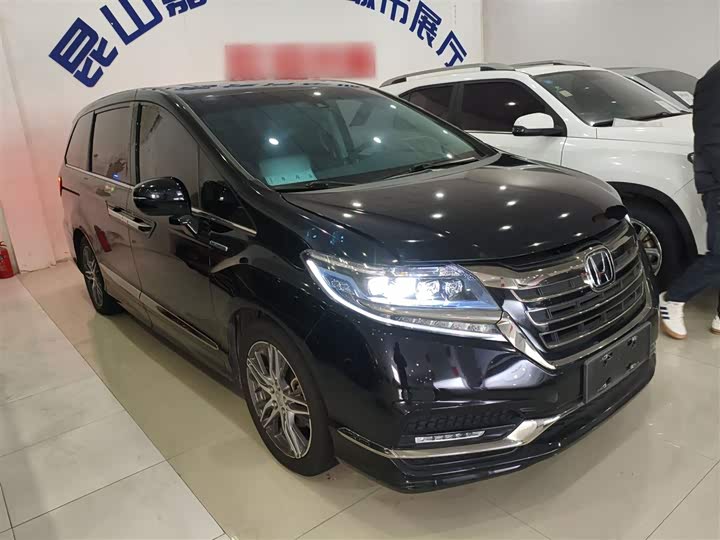 Фото 4 - Honda Elysion