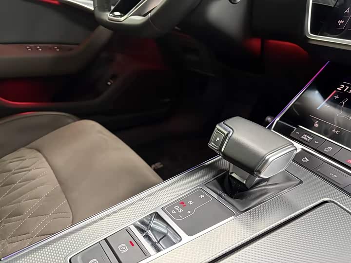 Фото 14 - Audi A7L