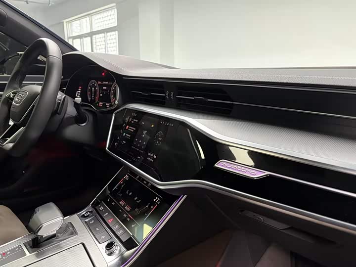 Фото 16 - Audi A7L