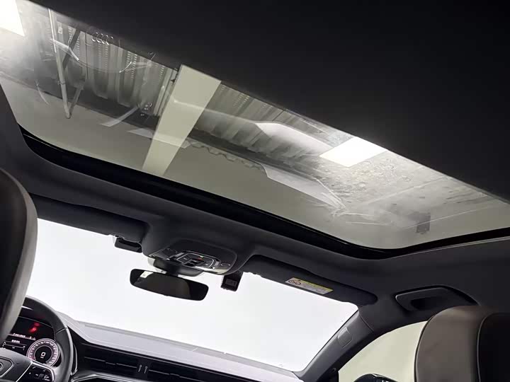 Фото 18 - Audi A7L