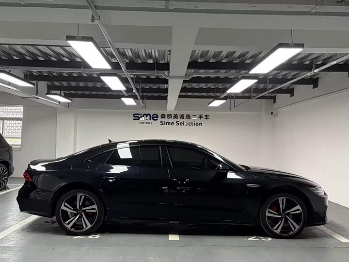 Фото 3 - Audi A7L