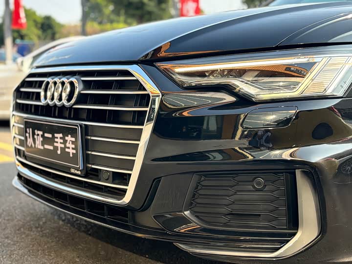 Фото 10 - Audi A6L