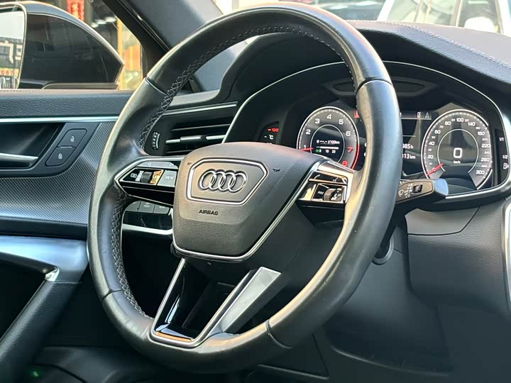 Фото 17 - Audi A6L