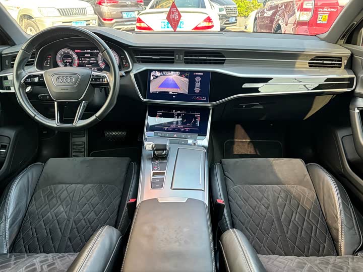 Фото 18 - Audi A6L