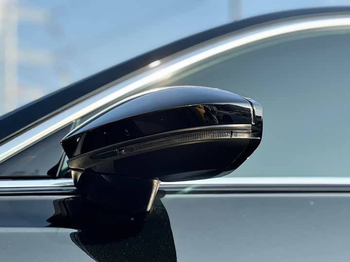 Фото 9 - Audi A6L