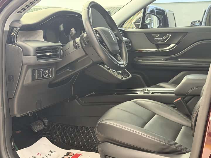 Фото 6 - Lincoln Corsair