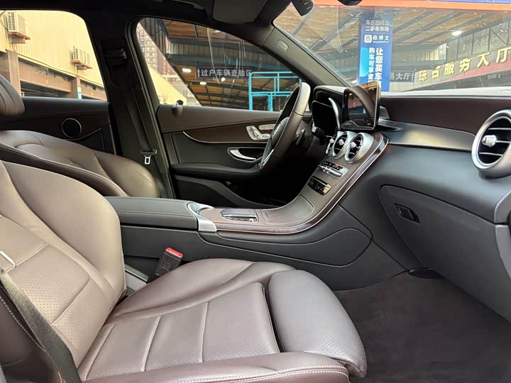 Фото 13 - Mercedes-Benz GLC-Class