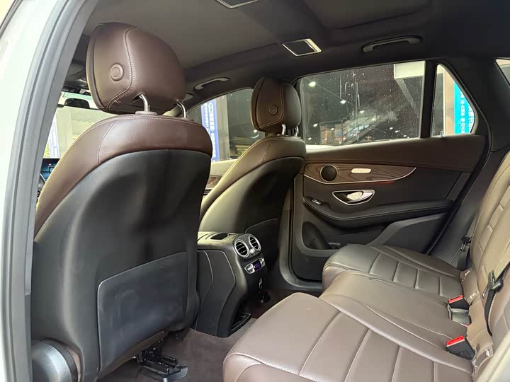 Фото 16 - Mercedes-Benz GLC-Class