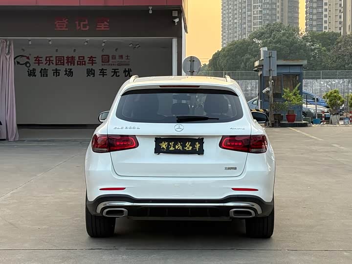 Фото 18 - Mercedes-Benz GLC-Class