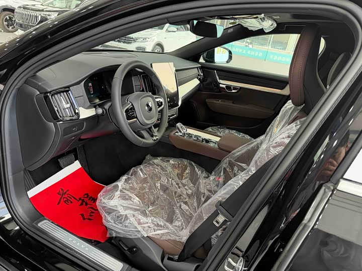 Фото 12 - Volvo S90