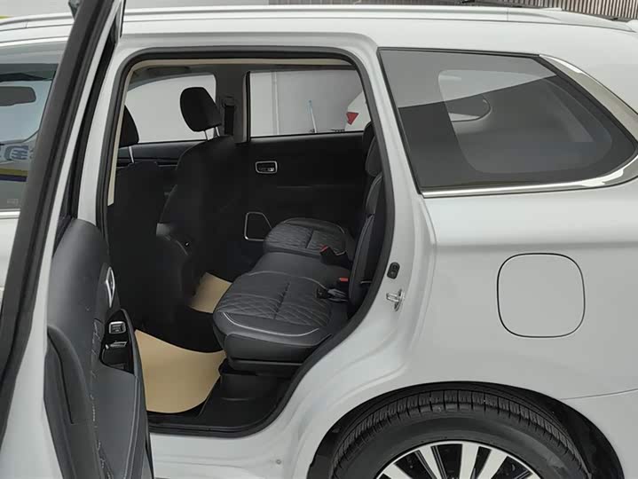 Фото 11 - Mitsubishi Outlander