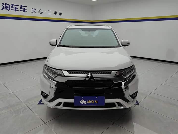 Фото 2 - Mitsubishi Outlander