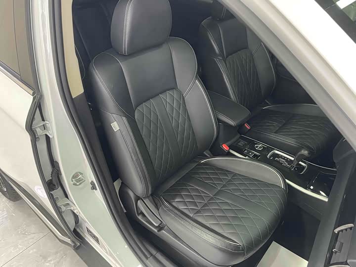 Фото 18 - Mitsubishi Outlander