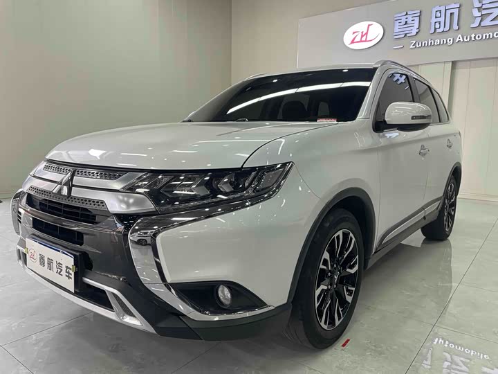 Фото 4 - Mitsubishi Outlander
