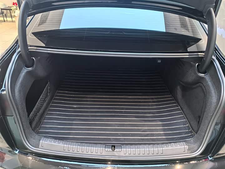 Фото 12 - Audi A6L