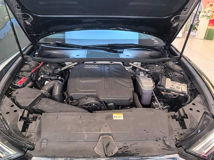 Фото 13 - Audi A6L