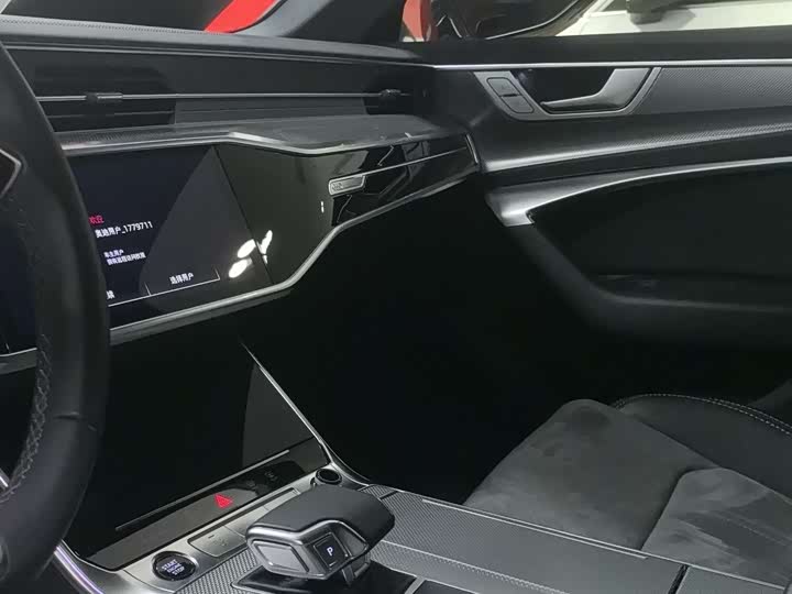 Фото 15 - Audi A6L