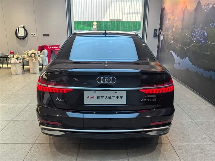 Фото 4 - Audi A6L