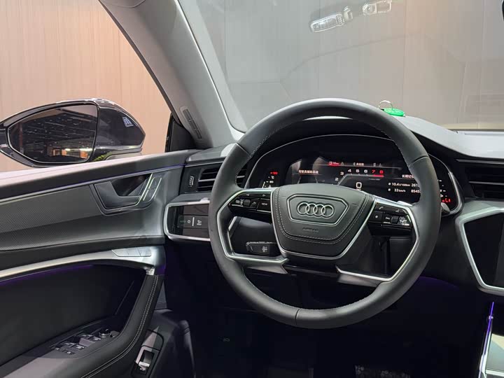 Фото 19 - Audi A7L