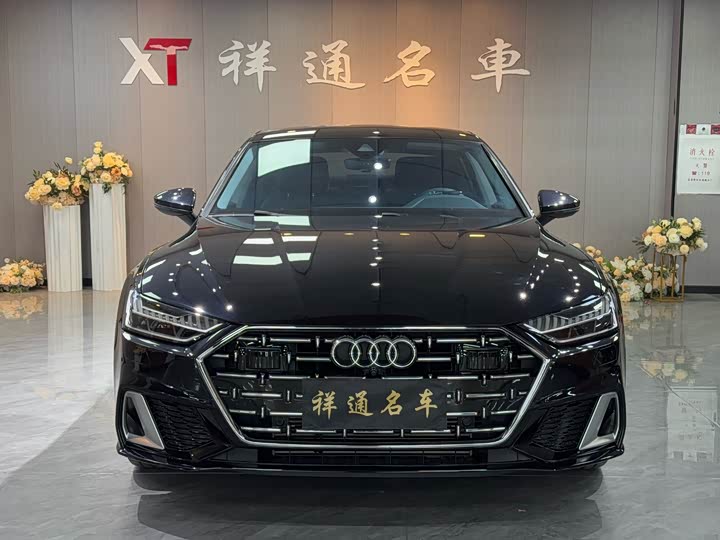 Фото 2 - Audi A7L