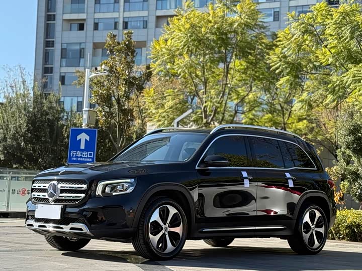 Фото 1 - Mercedes-Benz GLB-Class