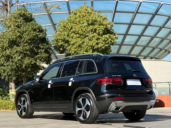 Фото 10 - Mercedes-Benz GLB-Class