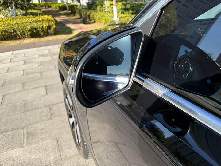 Фото 17 - Mercedes-Benz GLB-Class