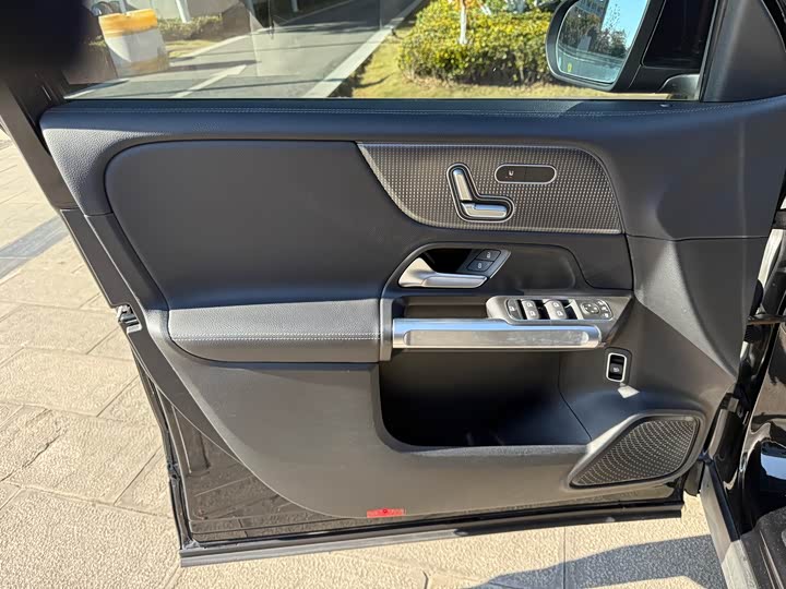 Фото 18 - Mercedes-Benz GLB-Class