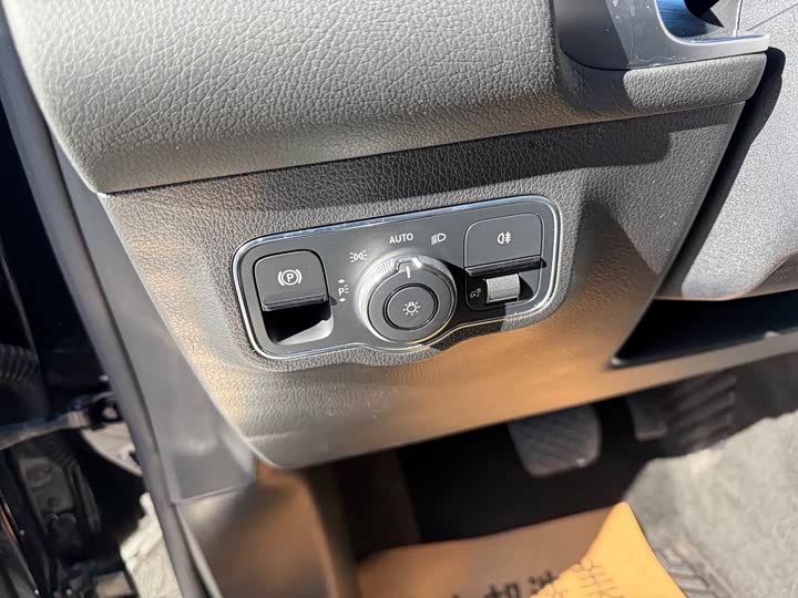 Фото 22 - Mercedes-Benz GLB-Class