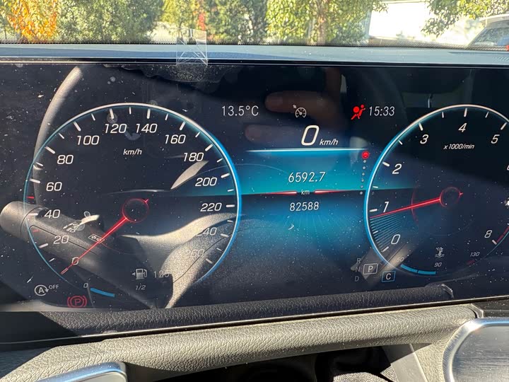 Фото 23 - Mercedes-Benz GLB-Class