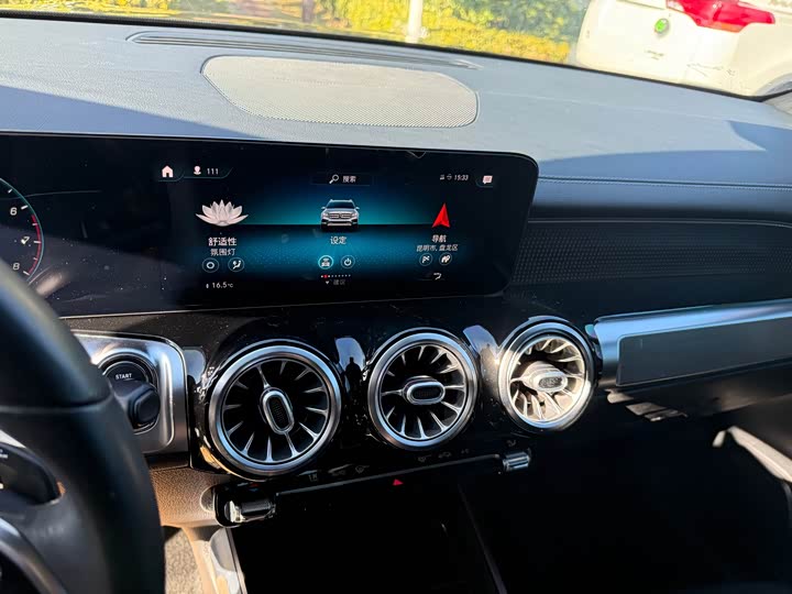 Фото 25 - Mercedes-Benz GLB-Class