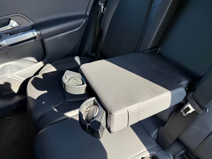 Фото 37 - Mercedes-Benz GLB-Class