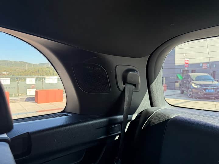 Фото 40 - Mercedes-Benz GLB-Class