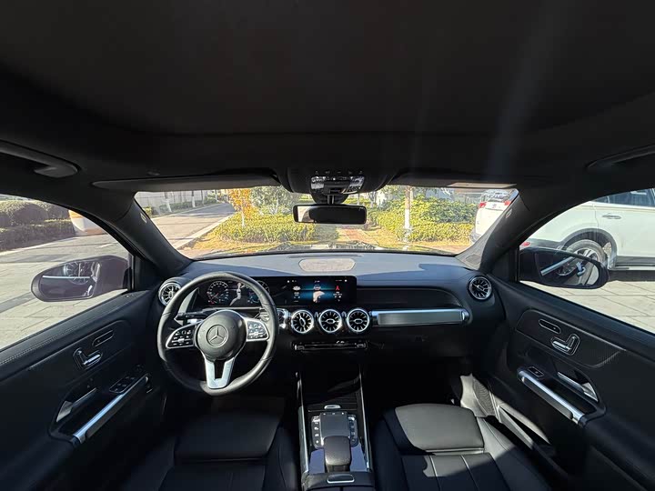 Фото 6 - Mercedes-Benz GLB-Class