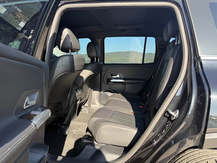 Фото 7 - Mercedes-Benz GLB-Class