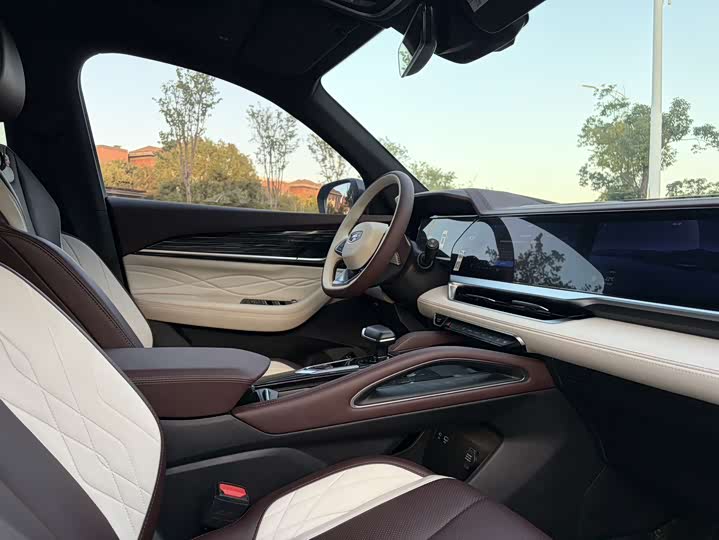 Фото 9 - Geely Monjaro