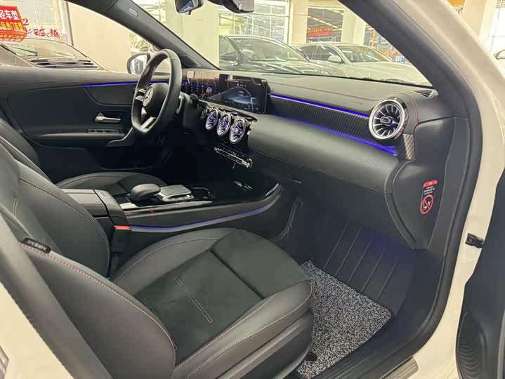 Фото 12 - Mercedes-Benz A-Class