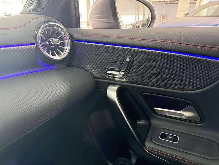 Фото 9 - Mercedes-Benz A-Class