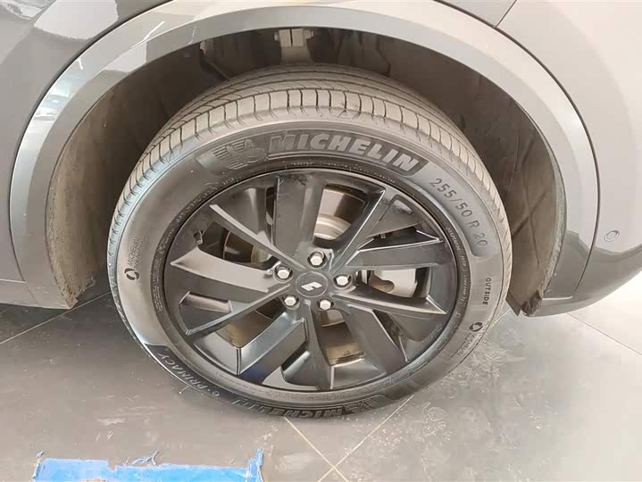 Фото 6 - LiXiang L8