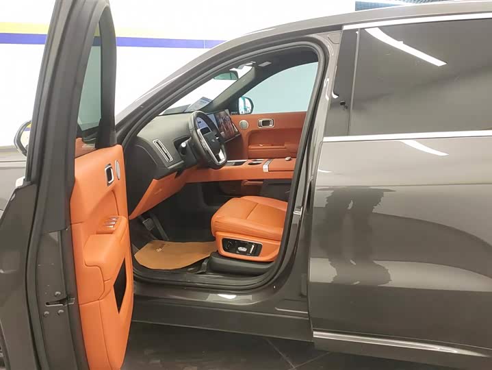 Фото 9 - LiXiang L8